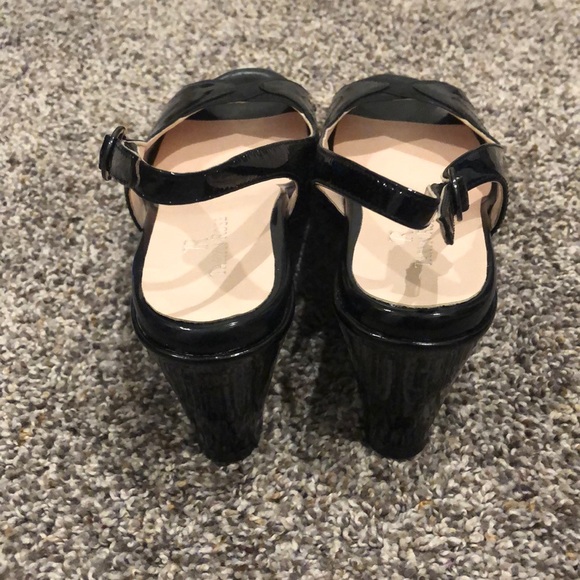 Taryn Rose Black Patent heels size 6 - Picture 3 of 4